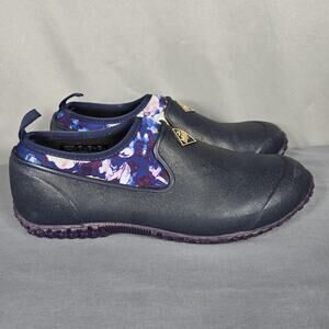 Muck Boot Company Garden Shoes Womens Size 11 Navy Floral Slip On Waterproof